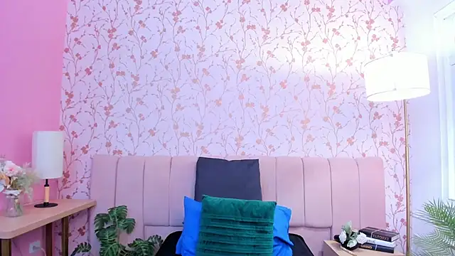 Snapshot of nathalie_rossel chatting on 12-17-25, 06:46 nathalie rossel online show from 12-17-25, 06:46