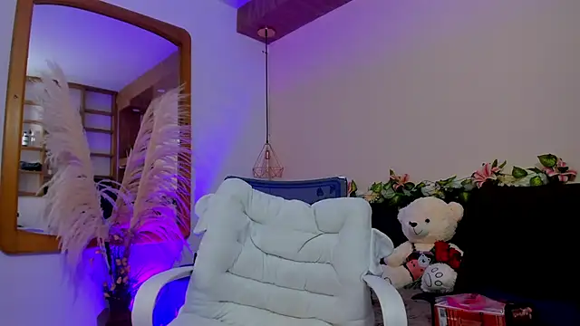 Hannah williams1 online show from 03-20-25, 12:51