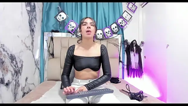 dafne queenn online show from 10-25-25, 12:28