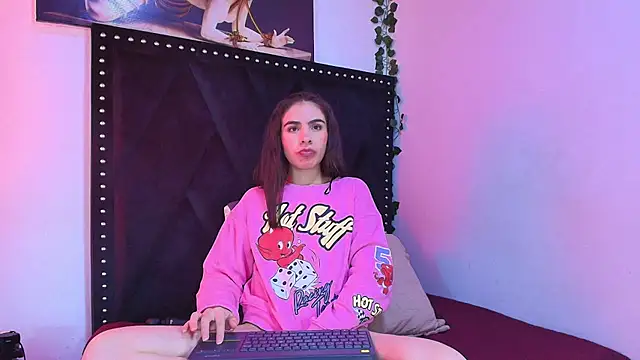 dafne queenn online show from 11-15-25, 12:53