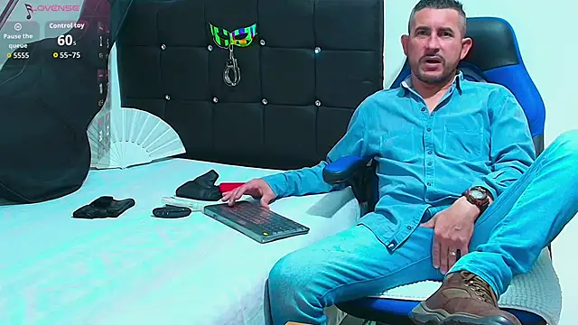 Yeol King online show from 10-25-25, 06:19