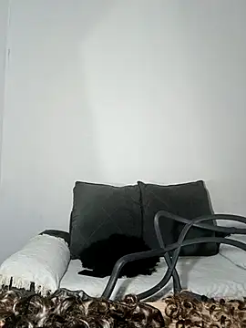 annybarros21 online show from 09-26-25, 04:19