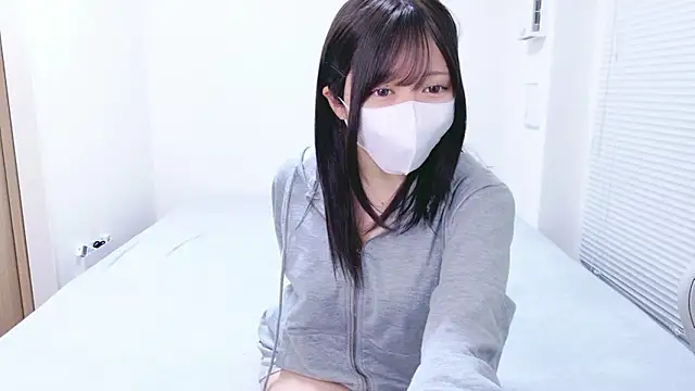 Yurie  online show from 04-13-26, 01:37