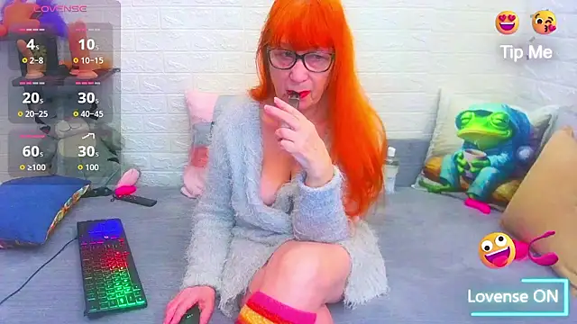 RedHousewife online show from 01-14-26, 10:41