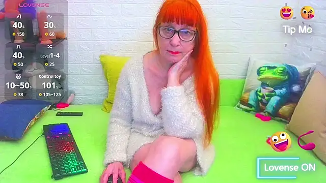 RedHousewife online show from 11-27-25, 03:56