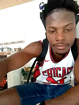 Snapshot of DalianHR33 chatting on 12-19-25, 01:42 DalianHR33 online show from 12-19-25, 01:42