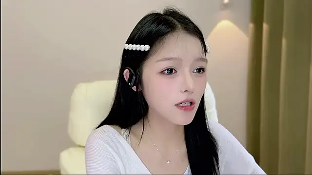 xiaodaibabyy online show from 10-01-25, 02:10