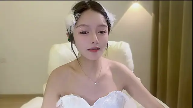 xiaodaibabyy online show from 10-28-25, 01:21