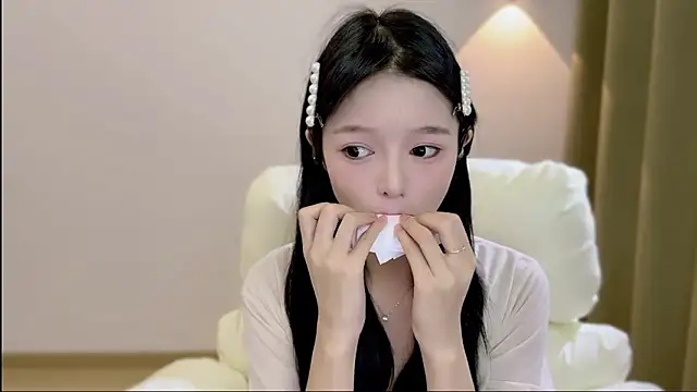 xiaodaibabyy online show from 10-04-25, 07:32