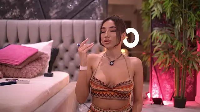 GinaValentinna online show from 06-20-26, 08:25