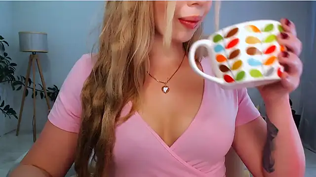 Snapshot of NaughtyNylonFeet chatting on 01-28-25, 04:50 NaughtyNylonFeet online show from 01-28-25, 04:50