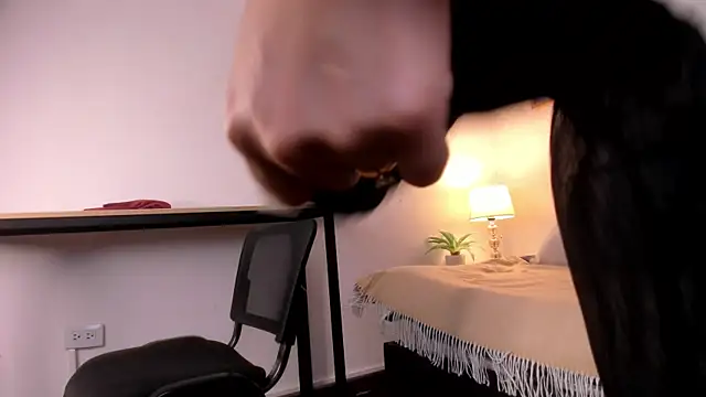 Caroline dh online show from 03-23-26, 11:43