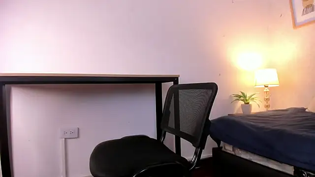 Caroline dh online show from 03-19-26, 11:32