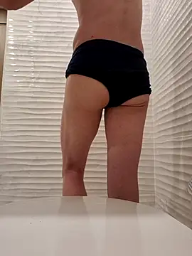 Snapshot of nyraminyon chatting on 09-25-25, 09:15 nyraminyon online show from 09-25-25, 09:15