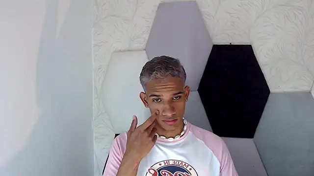 AbrahanBratz online show from 01-10-25, 11:43