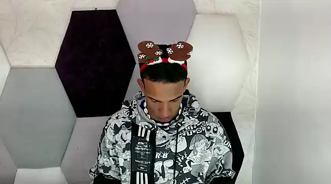 AbrahanBratz online show from 12-17-24, 11:39