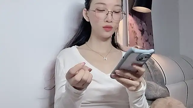 Lili-2 online show from 05-23-26, 04:28