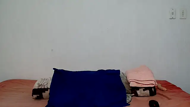 Feathergal69  online show from 04-29-26, 08:26