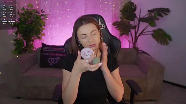 Julia  Star  online show from 07-01-26, 07:41