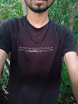 Snapshot of Piyush_2024 chatting on 10-09-25, 01:06 Piyush 2024 online show from 10-09-25, 01:06