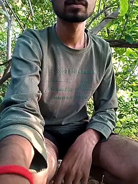 Snapshot of Piyush_2024 chatting on 10-12-25, 01:29 Piyush 2024 online show from 10-12-25, 01:29