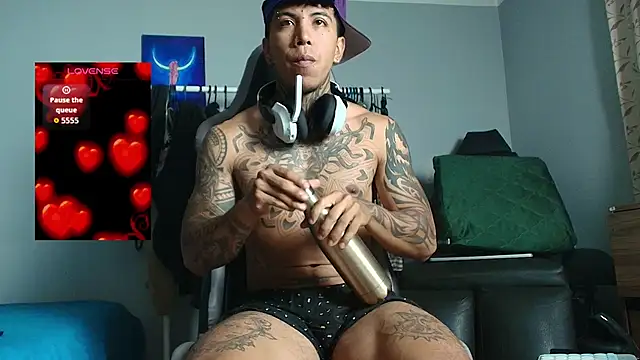 Nickhot0609 online show from 03-22-26, 09:00