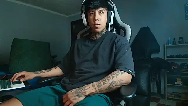 Nickhot0609 online show from 09-19-25, 12:25