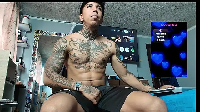 Nickhot0609 online show from 02-25-26, 05:24