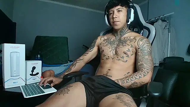 Nickhot0609 online show from 09-16-25, 11:33