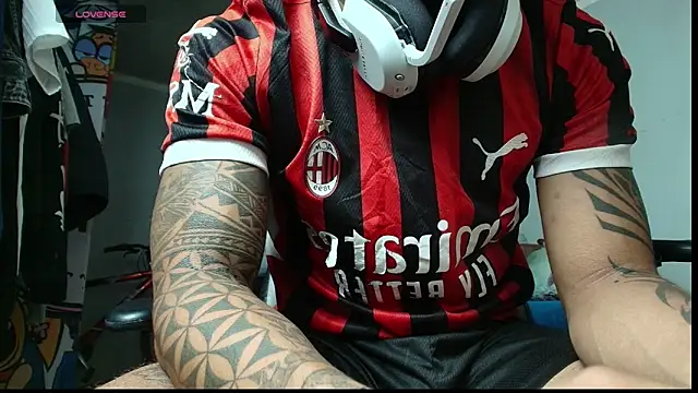 Nickhot0609 online show from 11-14-25, 03:10