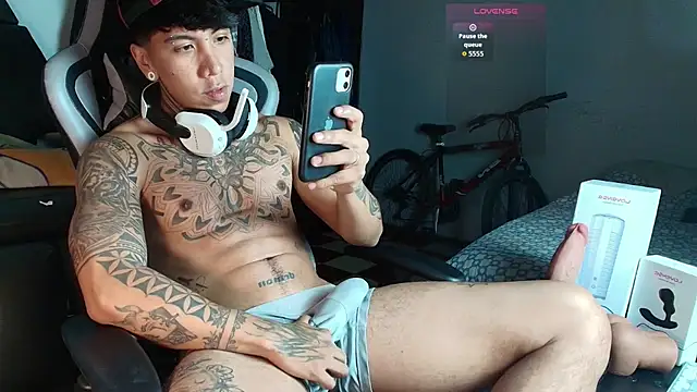 Nickhot0609 online show from 10-11-25, 04:46