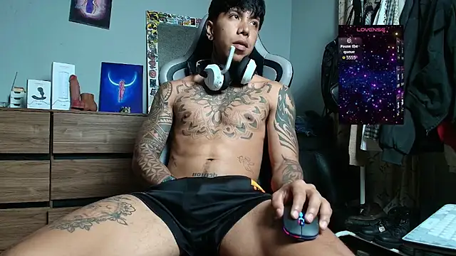 Nickhot0609 online show from 12-18-25, 03:55