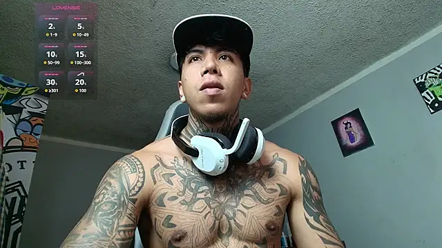 Nickhot0609 online show from 10-19-25, 07:27