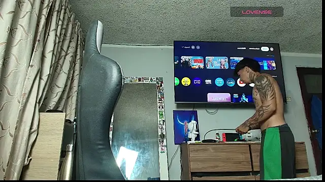 Nickhot0609 online show from 01-15-26, 03:21