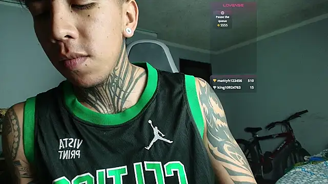 Nickhot0609 online show from 10-12-25, 04:58