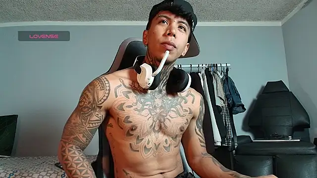 Nickhot0609 online show from 03-11-26, 10:31