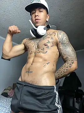 Nickhot0609 online show from 10-17-25, 04:16