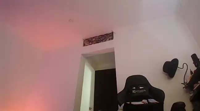 Snapshot of Madame_Shein_ chatting on 02-19-25, 01:50 Madame Shein  online show from 02-19-25, 01:50