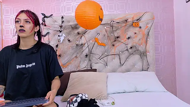 Derieri D online show from 10-30-25, 07:33