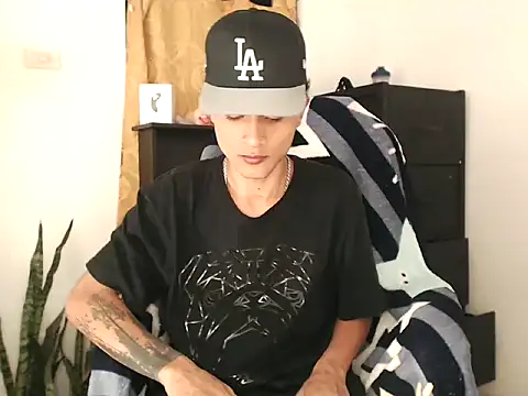 Snapshot of Edward_Milleer chatting on 10-02-25, 12:19 Edward Milleer online show from 10-02-25, 12:19