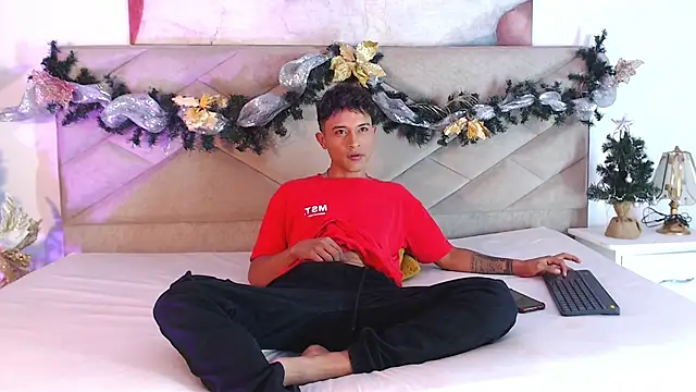 Snapshot of Edward_Milleer chatting on 12-07-24, 03:09 Edward Milleer online show from 12-07-24, 03:09