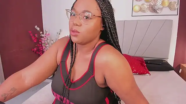 Snapshot of Makena_gh chatting on 06-26-26, 02:39 Makena gh online show from 06-26-26, 02:39