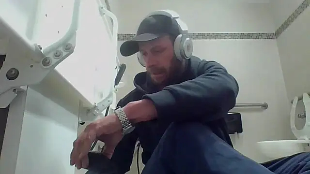 Snapshot of axelongshaft69 chatting on 03-07-26, 11:21 axelongshaft69 online show from 03-07-26, 11:21