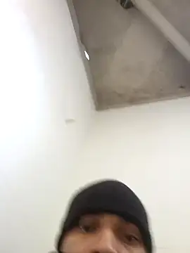 Snapshot of Malubrotudo chatting on 09-28-25, 10:22 Malubrotudo online show from 09-28-25, 10:22