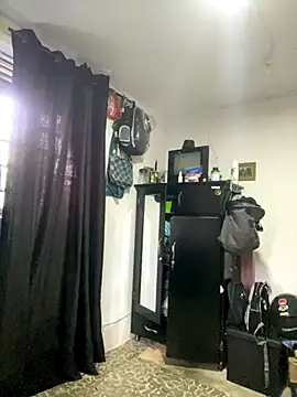 Jestebanano online show from 12-21-25, 01:13