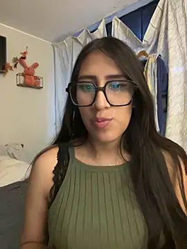 AleFantasy0001 online show from 11-09-25, 04:16