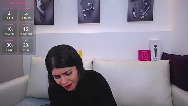 Snapshot of Melodi_Roux chatting on 10-06-25, 12:17 Melodi Roux online show from 10-06-25, 12:17