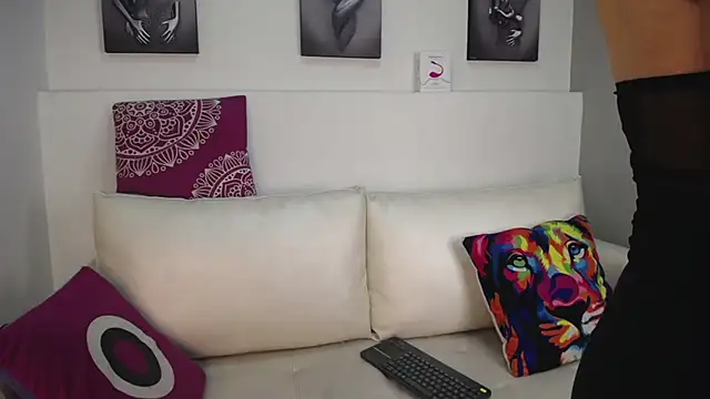 Snapshot of Melodi_Roux chatting on 03-03-25, 12:28 Melodi Roux online show from 03-03-25, 12:28