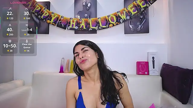 Melodi Roux online show from 10-25-25, 01:12