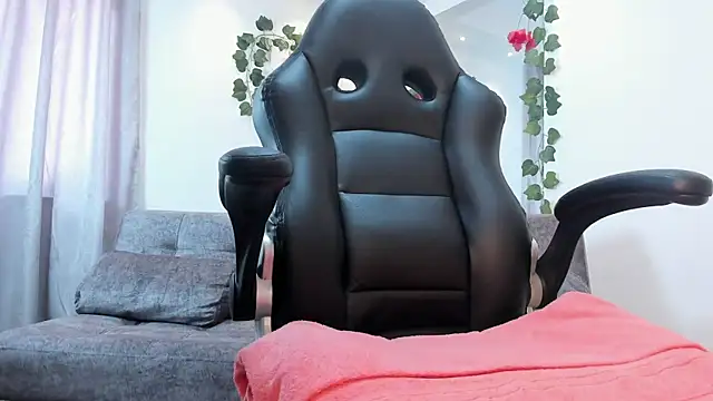 Snapshot of Electraa_fox chatting on 02-10-25, 06:24 Electraa fox online show from 02-10-25, 06:24